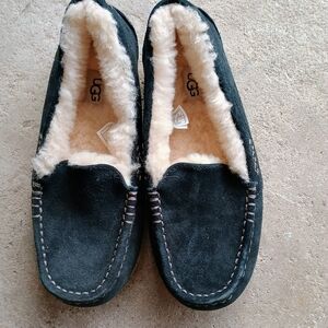 UGG ANSLEY SUEDE SHEEPSKIN SLIPPERS BLACK